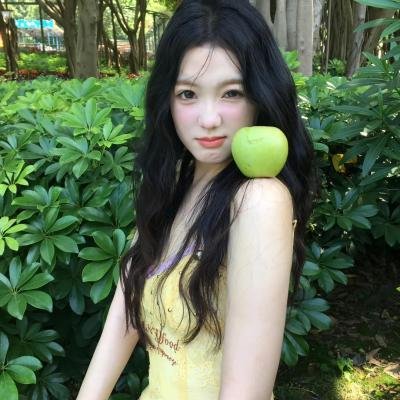穿风信子蓝的少女